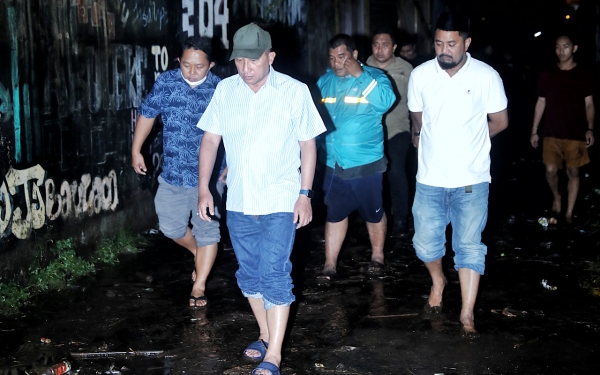 Wali Kota Tinjau Warga Terdampak Banjir di Perbatasan Kecamatan Ternate Tengah dan Utara