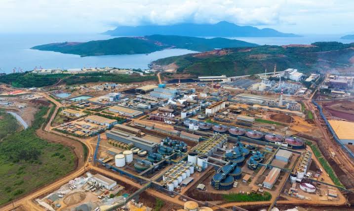 Dari Beasiswa Pendidikan, Membangun Jembatan, Hingga Meyediakan Mesin Lampu Bukti Dampak Positif CSR Harita Nickel